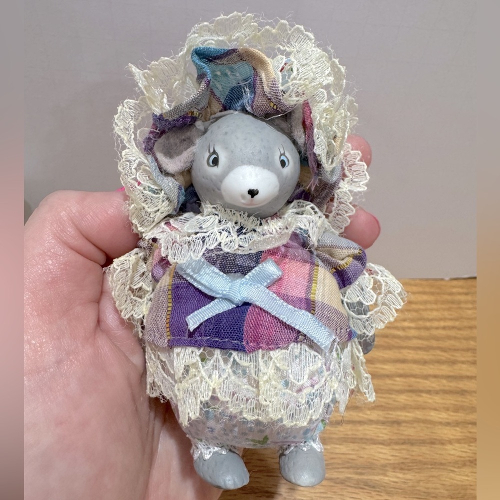 Kurt Adler Charming Christmas Mouse ornaments dated 1983 - Picture 7 of 9